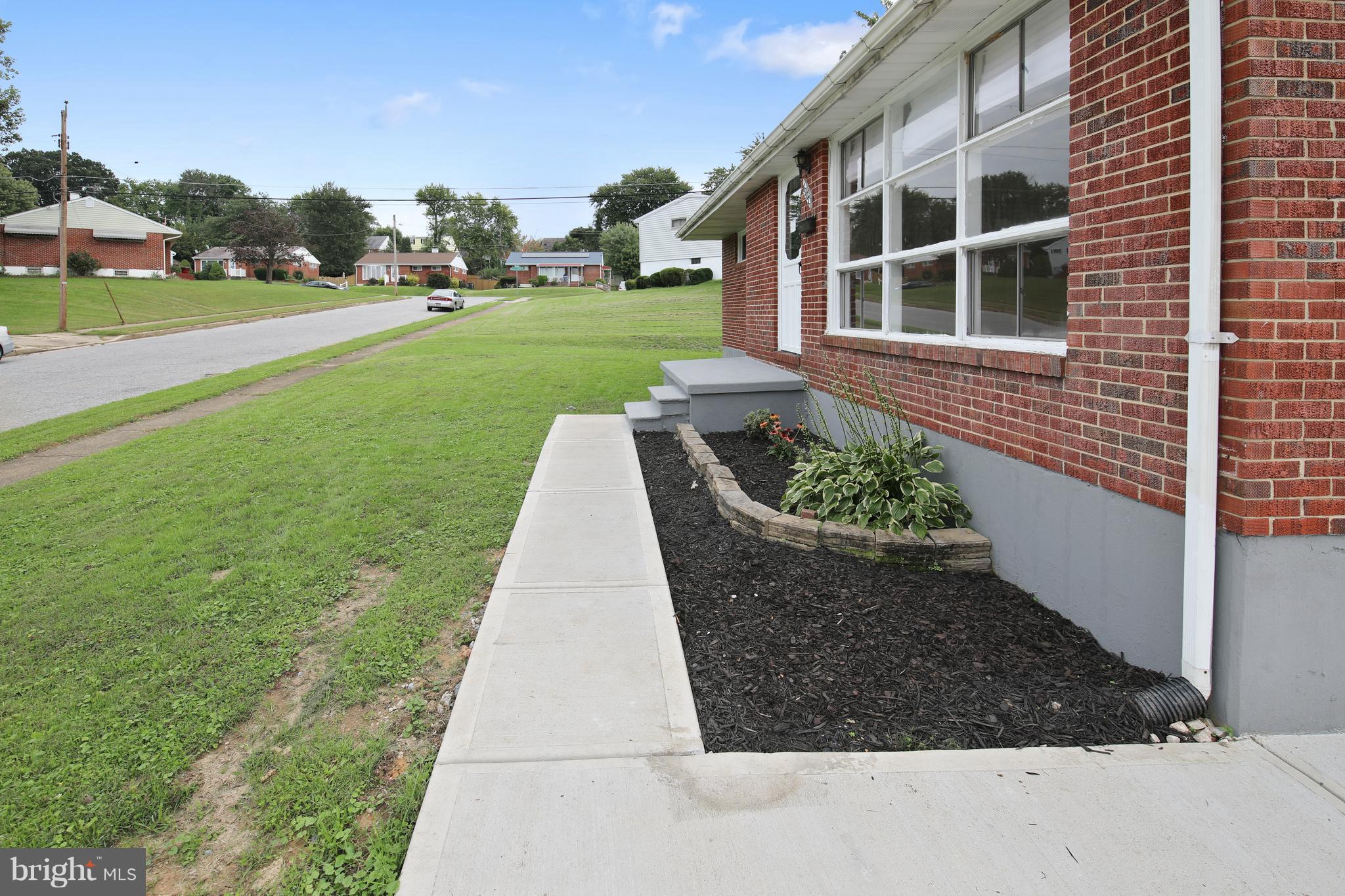 6207 Scranton Road Baltimore, MD 21237 - Photo 4 of 22 Exterior (Front)