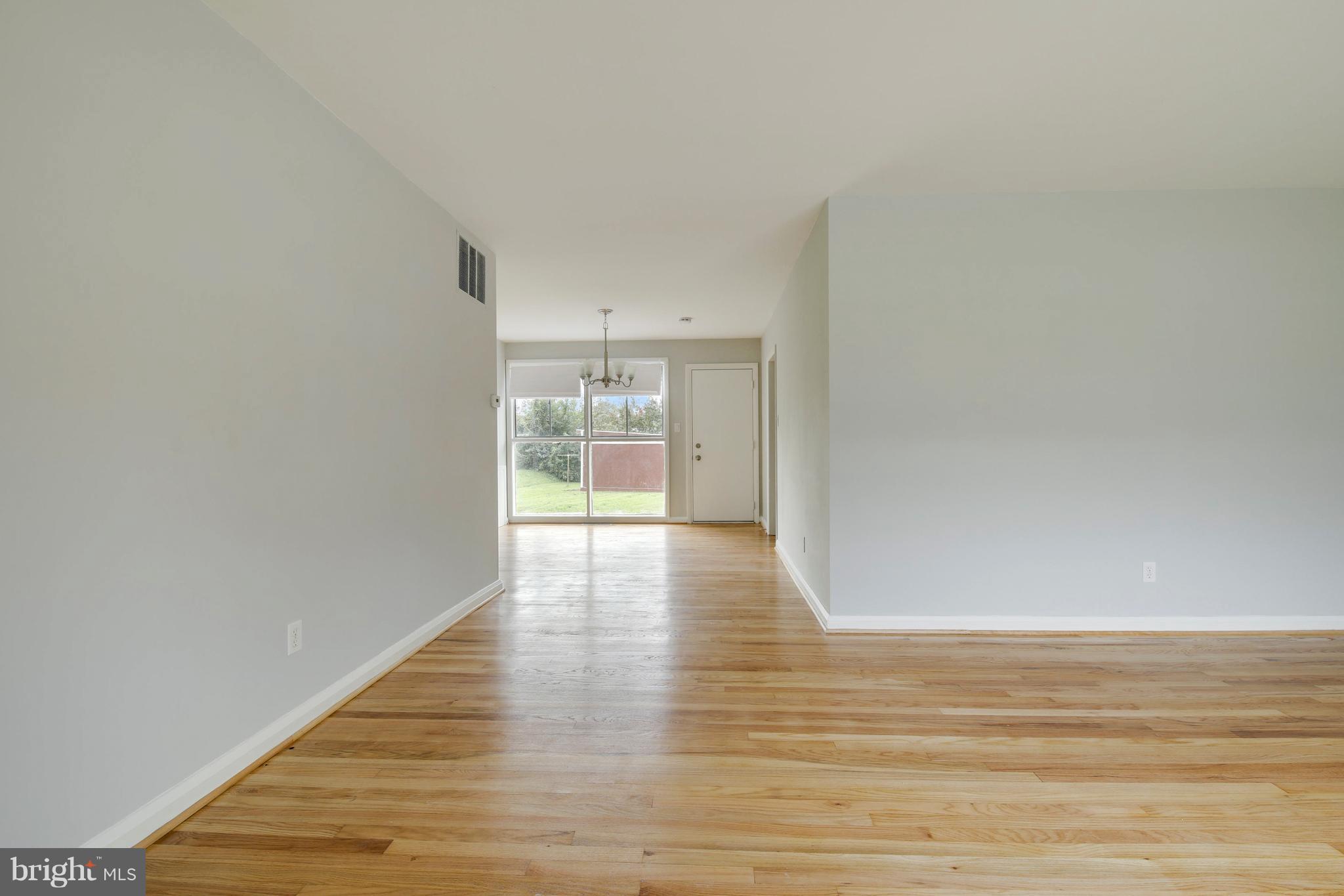 6207 Scranton Road Baltimore, MD 21237 - Photo 10 of 22 Interior (General)