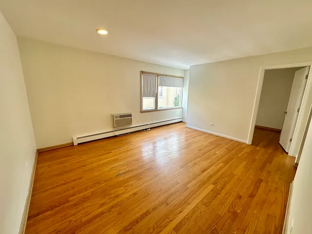 $1,550 | 7845 West Lawrence Avenue, Unit 11, Norridge, IL 60706