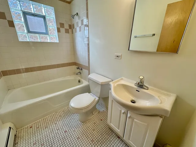 $1,550 | 7845 West Lawrence Avenue, Unit 11, Norridge, IL 60706