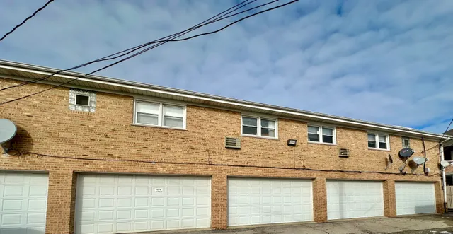 $1,550 | 7845 West Lawrence Avenue, Unit 11, Norridge, IL 60706