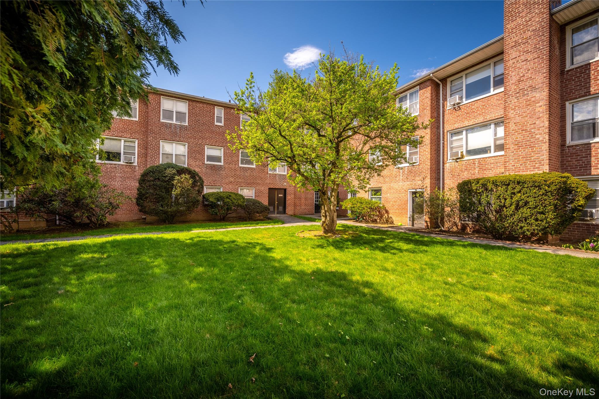 223 Schrade Road, Unit 2C Briarcliff Manor, NY 10510 - Photo 15 of 16