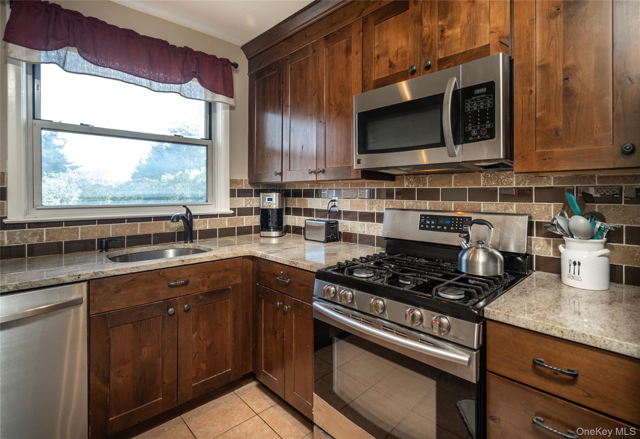 223 Schrade Road, Unit 2C Briarcliff Manor, NY 10510 - Photo 7 of 16