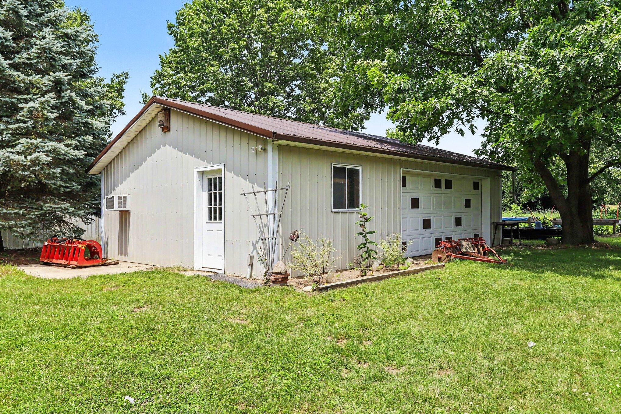 17704 Moorepark Road Three Rivers, MI 49093 - Photo 22 of 32 024_file_9641