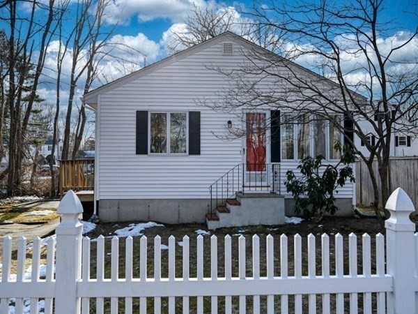 51 West Shore Road Holbrook, MA 02343 - Photo 1 of 31