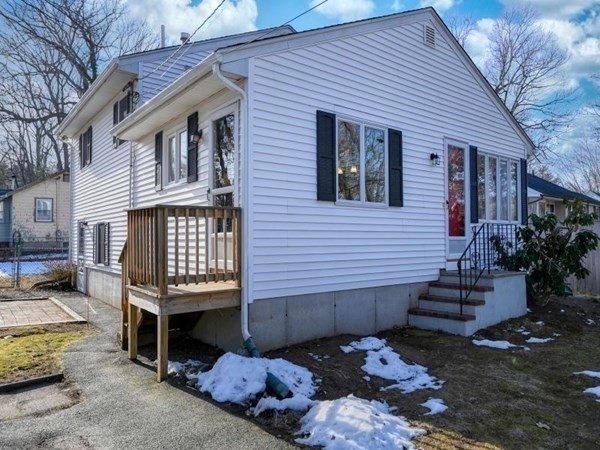 51 West Shore Road Holbrook, MA 02343 - Photo 2 of 31