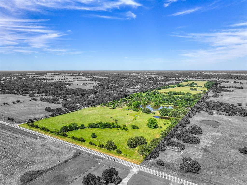 211 Rs County Road 1455 Point, TX 75472 - Photo 5 of 40 a view of a city