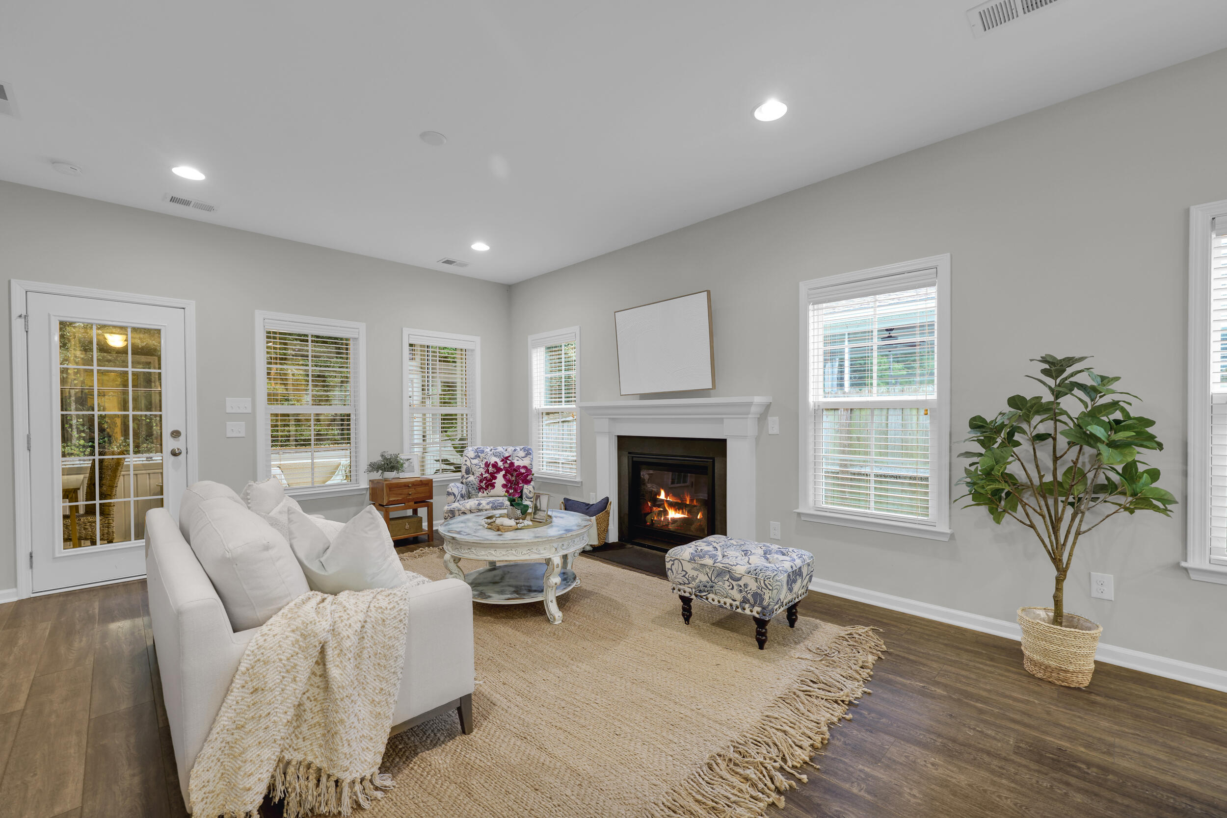 3840 Tupelo Branch Row Mount Pleasant, SC 29429 - Photo 4 of 42 9_550a2652-1