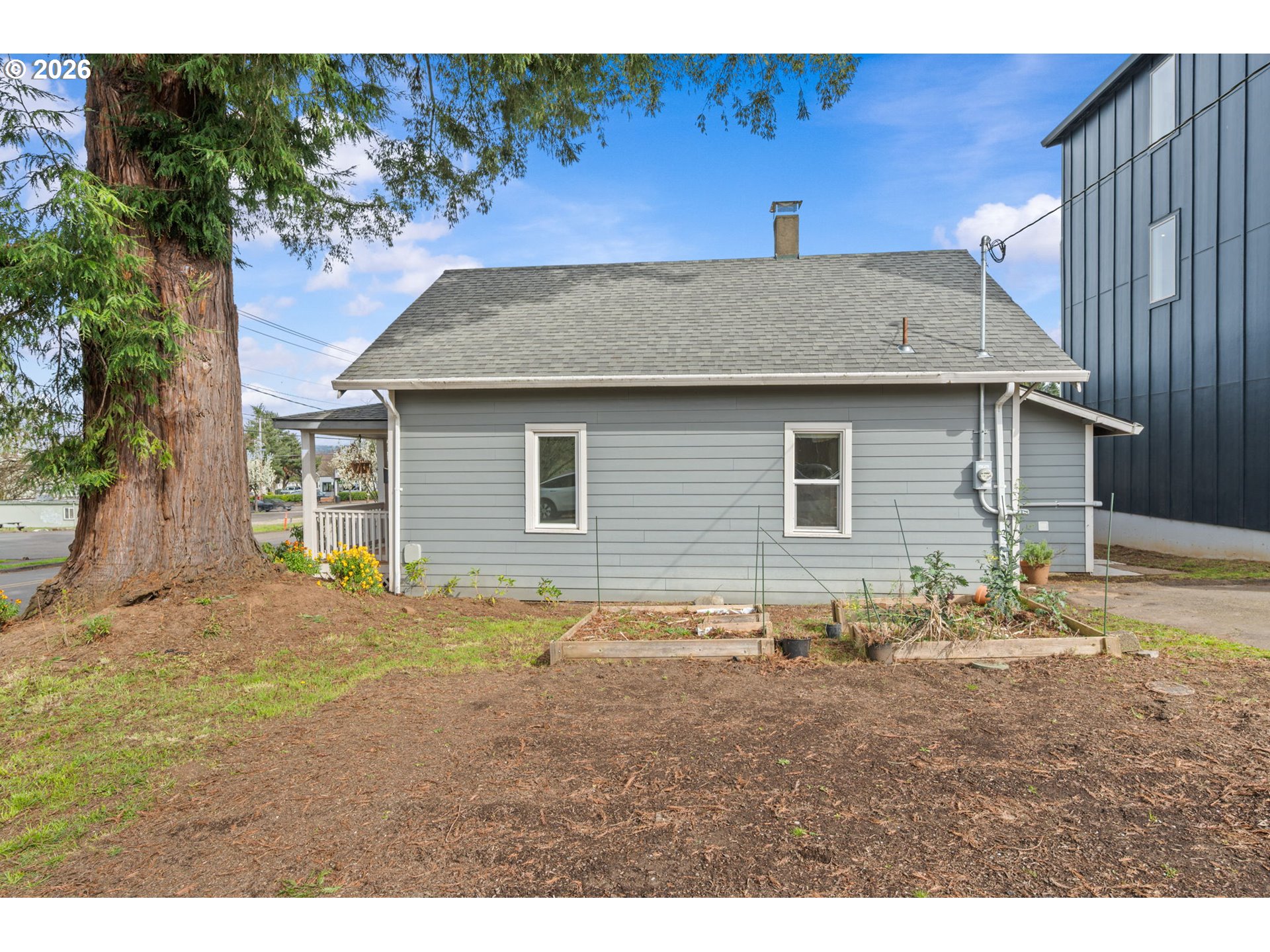 326 Pearl Street Oregon City, OR 97045 - Photo 34 of 36 a house view with a backyard space