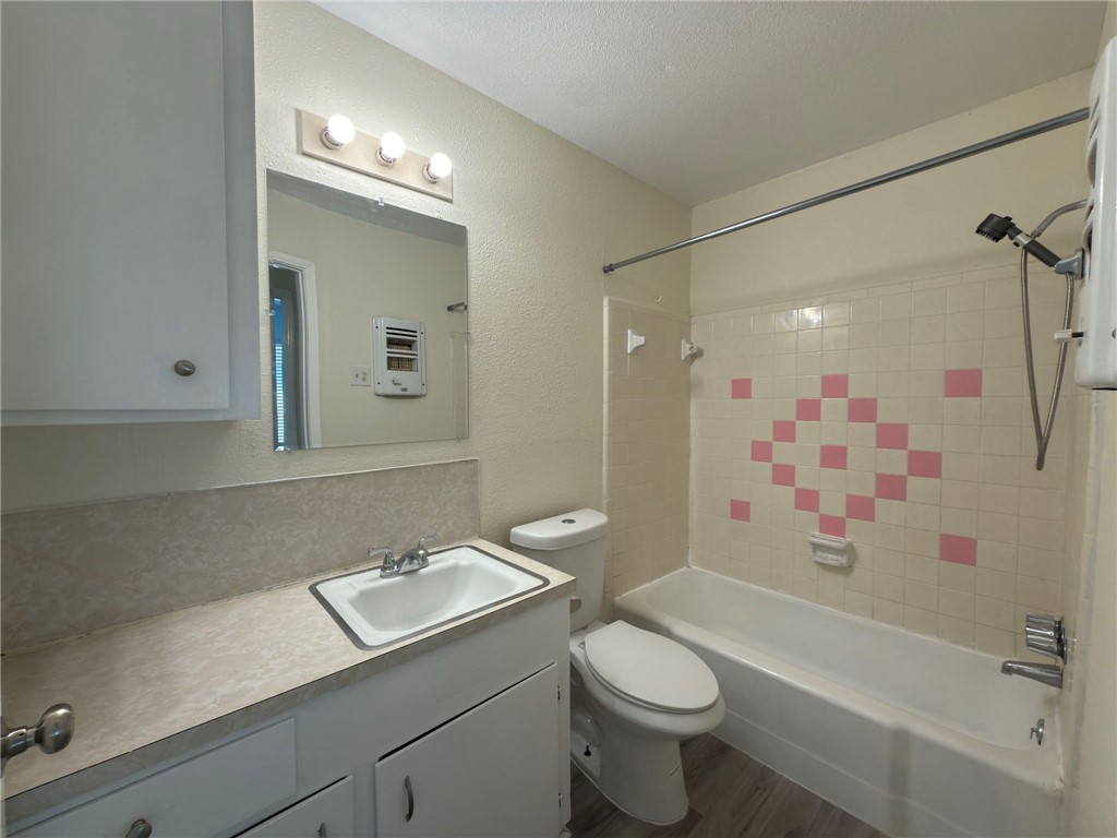 126 Janin Circle North Portland, TX 78374 - Photo 24 of 37 Guest bathroom