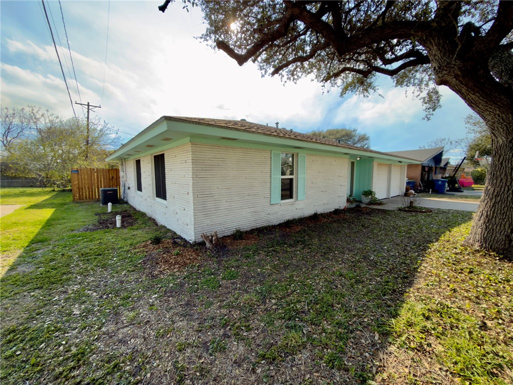 126 Janin Circle North Portland, TX 78374 - Photo 32 of 37
