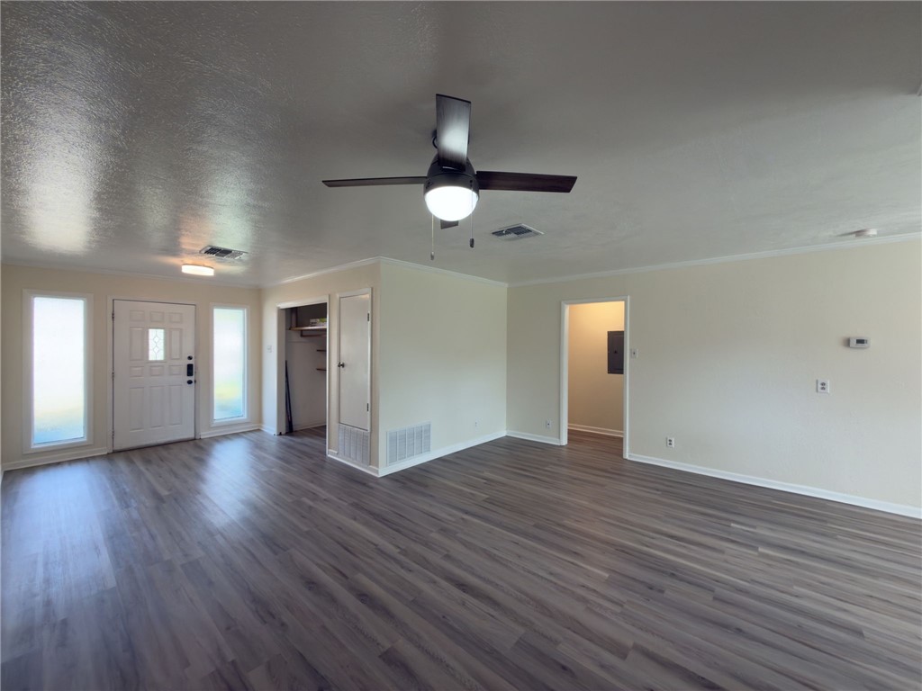 126 Janin Circle North Portland, TX 78374 - Photo 4 of 37 Living area