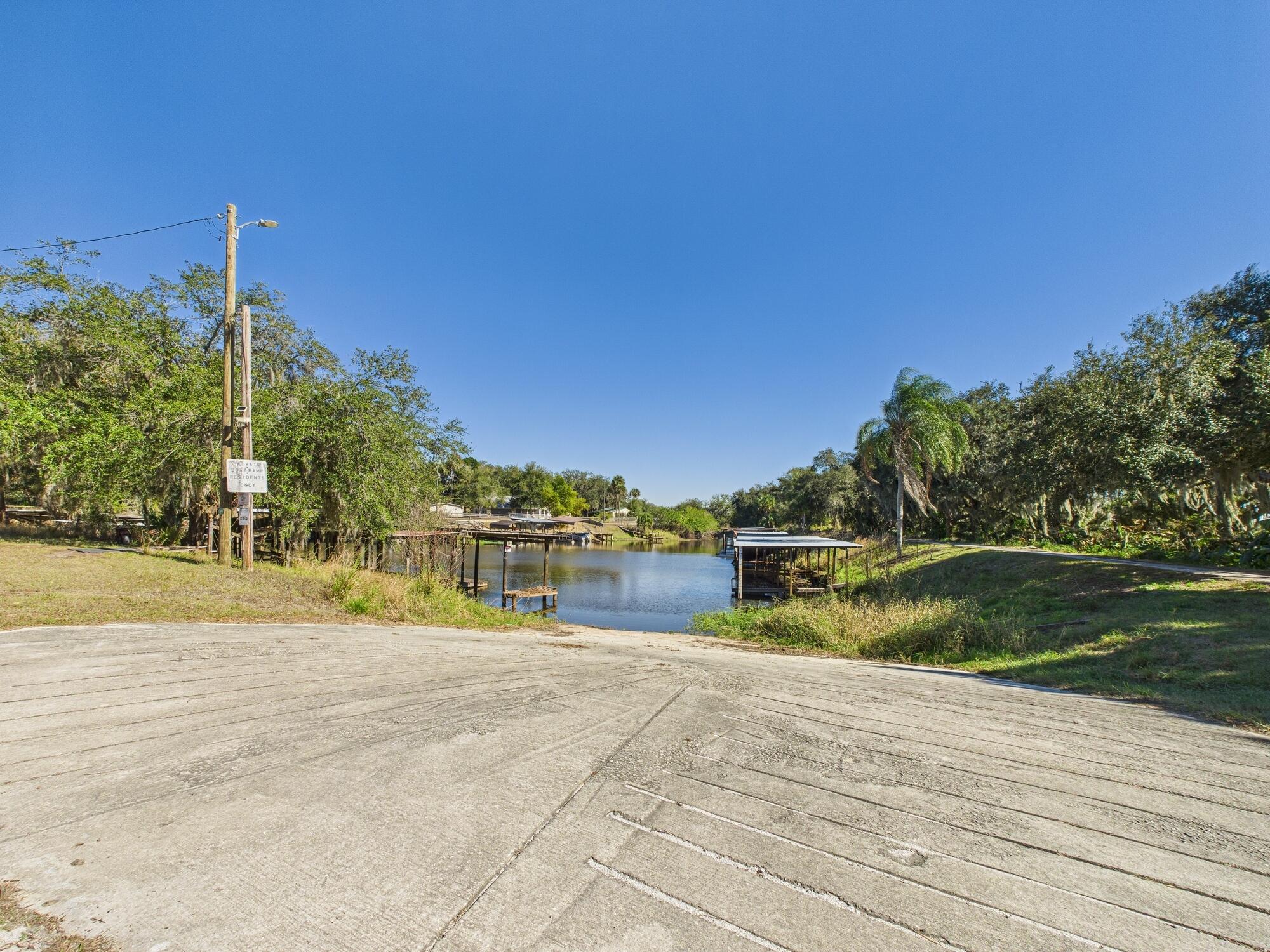 56 Basin Street Lorida, FL 33857 - Photo 3 of 42 9C6750C8-A222-4B83-BB07-FB9D323BEAB9