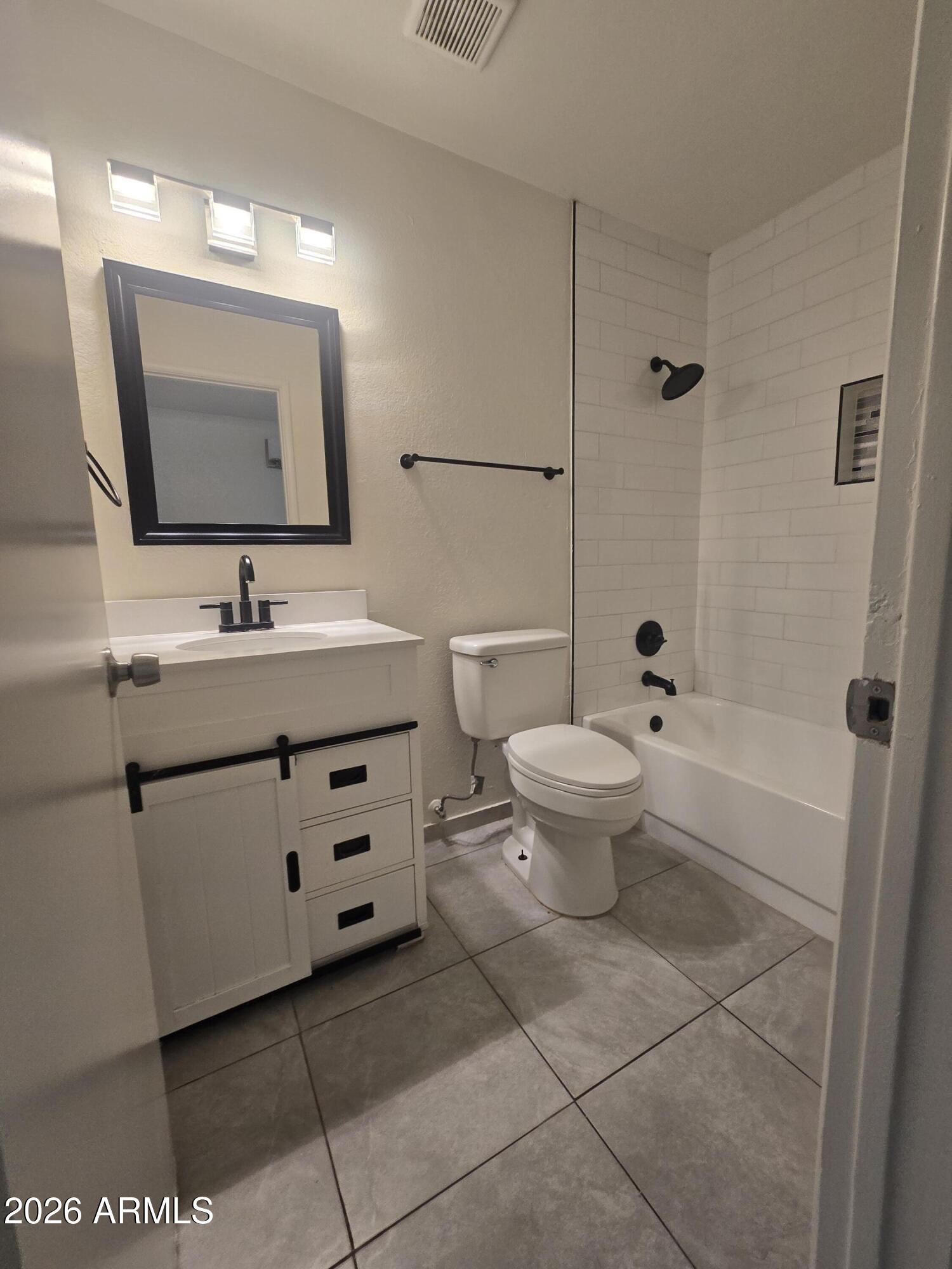 517 West Grove Street Phoenix, AZ 85041 - Photo 7 of 17