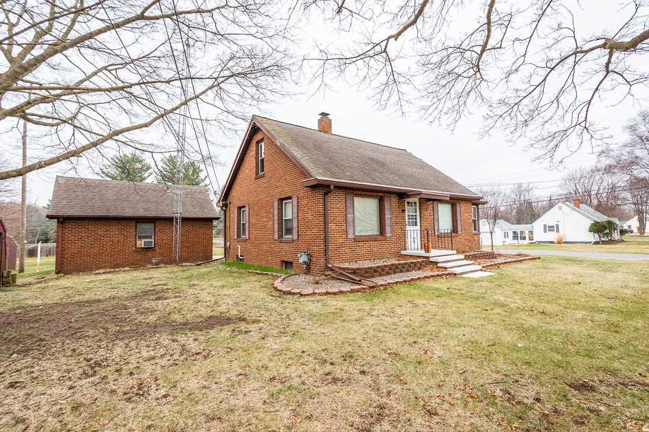 202 Robinson Road Jackson, MI 49203 - Photo 7 of 41 Photo 7