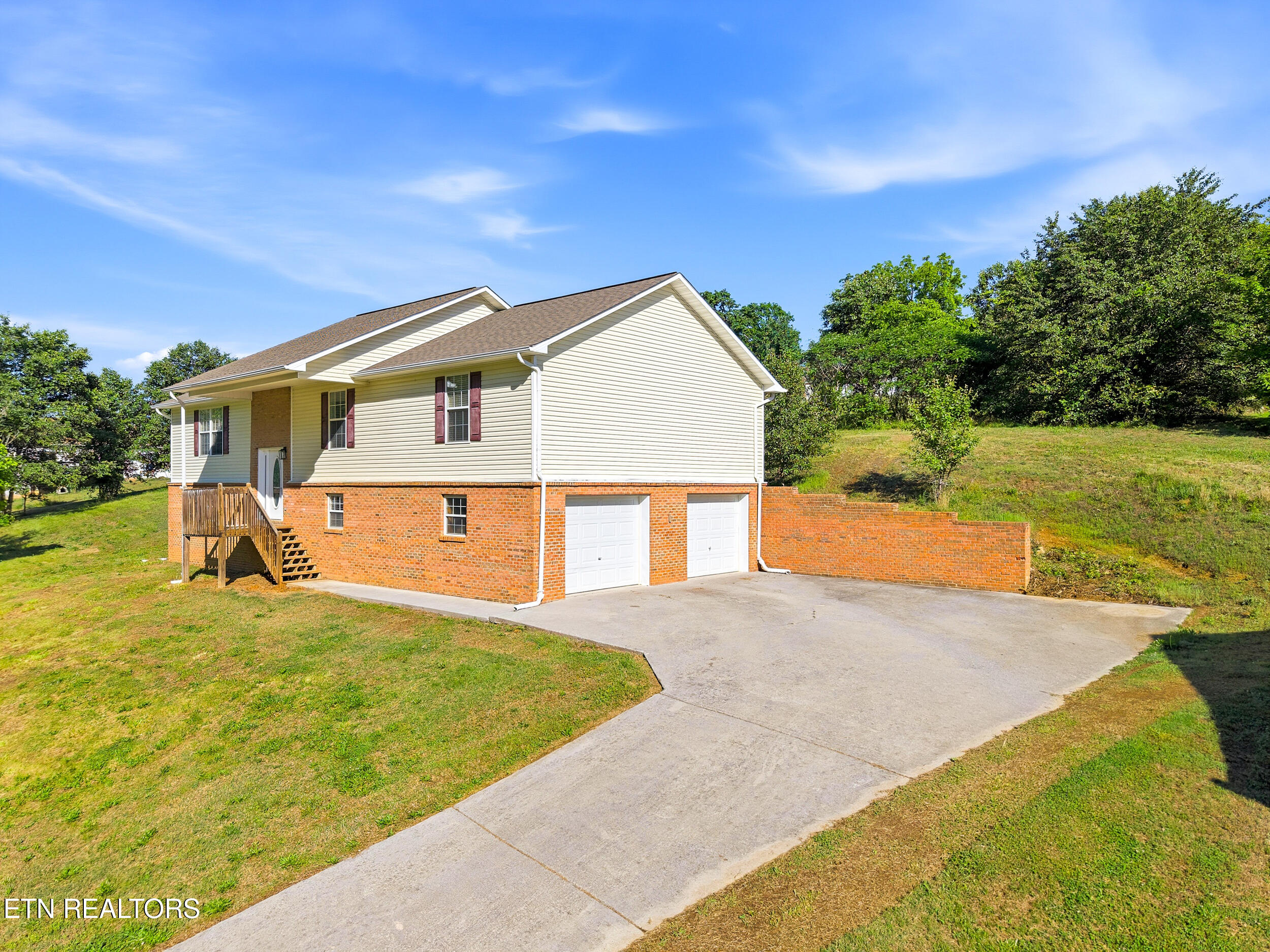 1690 River Bend Road Sevierville, TN 37876 - Photo 2 of 46 2_1690_river_bend_rd_0002