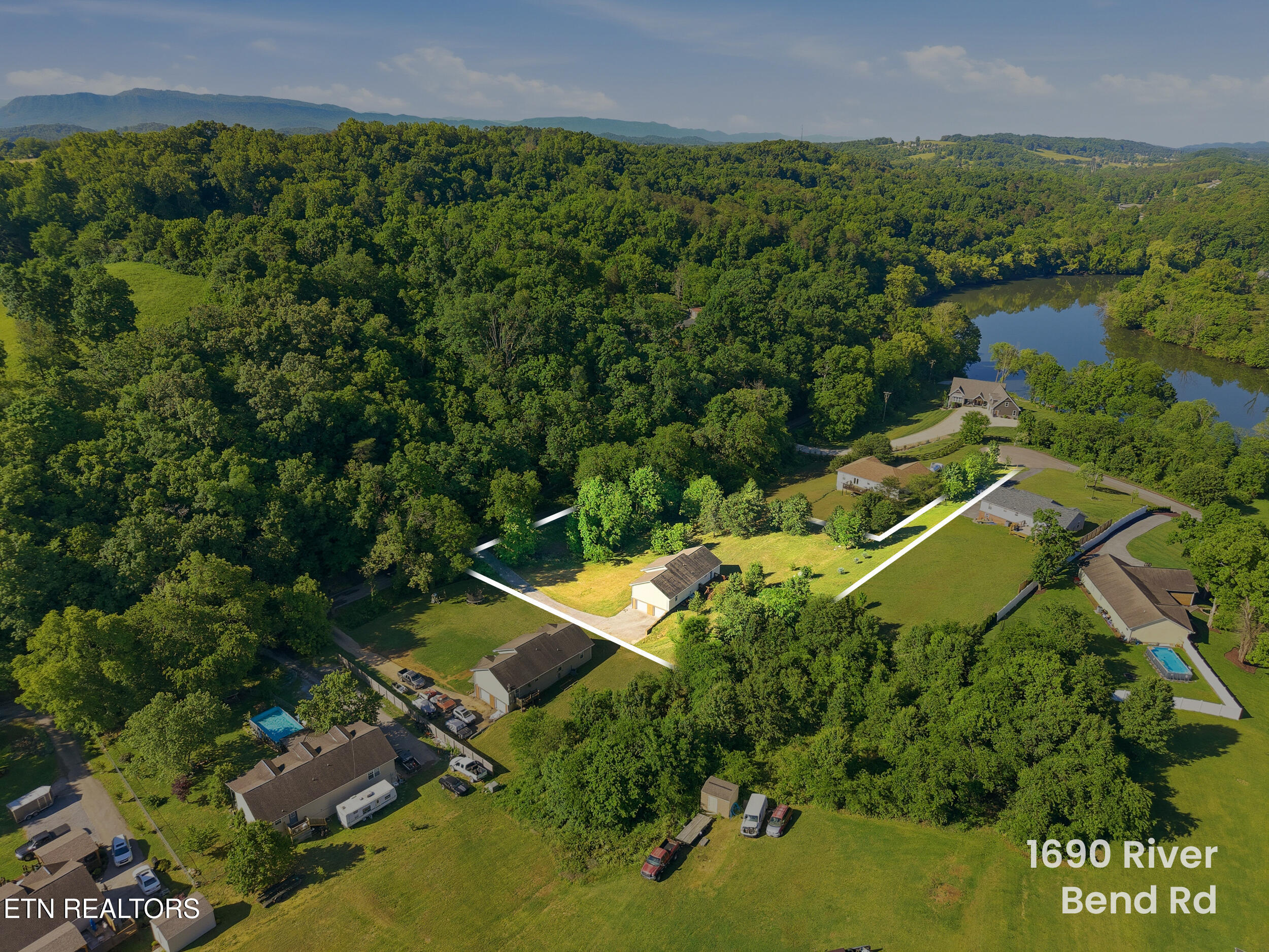 1690 River Bend Road Sevierville, TN 37876 - Photo 44 of 46 16_1690_river_bend_rd_0016 - property li