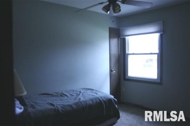 4350 Edwards Court Davenport, IA 52807 - Photo 10 of 12 Gallery Image 10