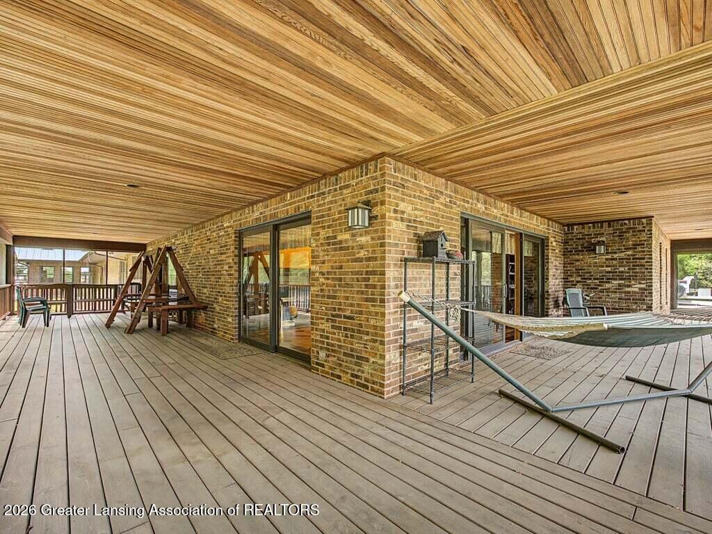3555 North Cochran Road Charlotte, MI 48813 - Photo 8 of 121 Covered Porch