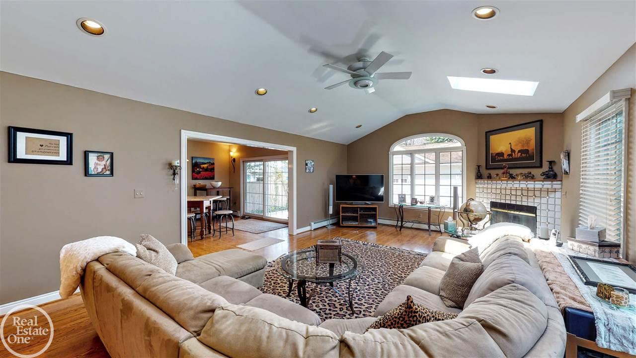 246 Ridgemont Road Grosse Pointe, MI 48236 - Photo 14 of 28 50010364-13.JPG