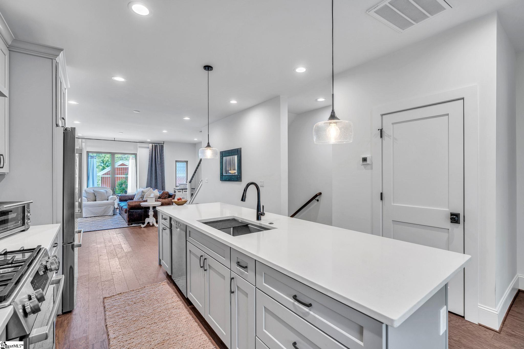 21 Conwell Street Greenville, SC 29601 - Photo 8 of 33
