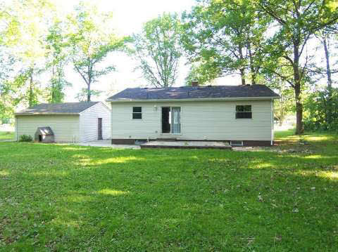 5239 West Carpenter Road Flint, MI 48504 - Photo 13 of 16 20403149-12.JPG
