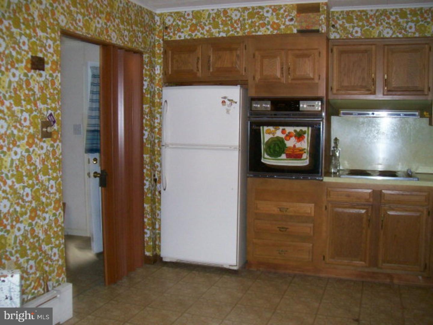 7 Bernhard Road Barnesville, PA 18214 - Photo 6 of 16 Kitchen