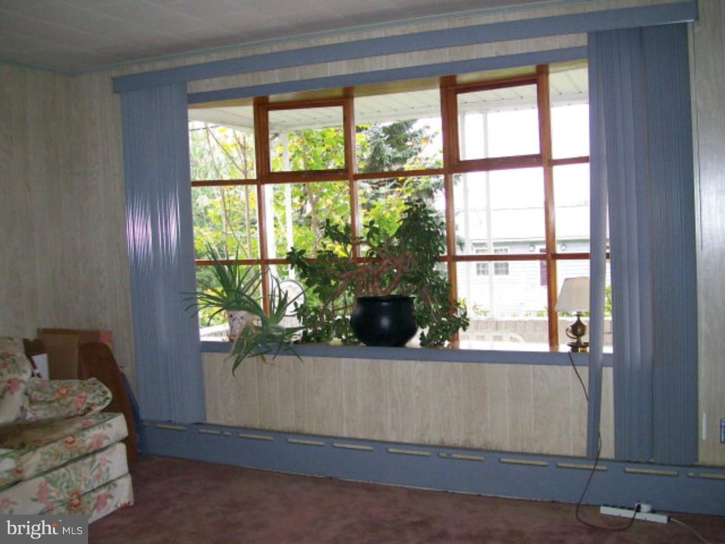 7 Bernhard Road Barnesville, PA 18214 - Photo 8 of 16 Living Room