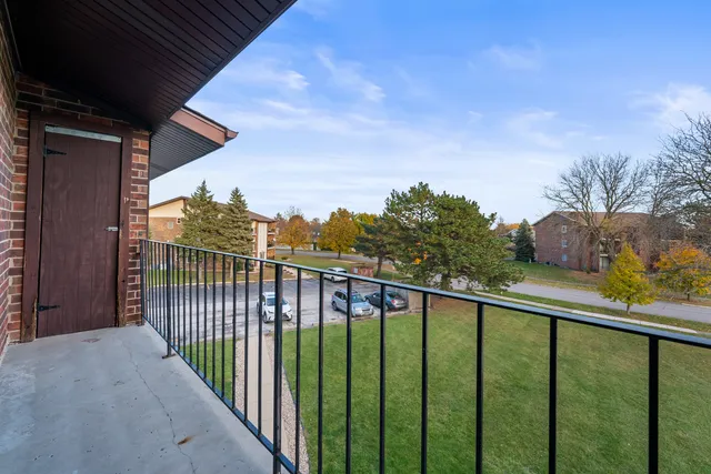 $209,900 | 15308 Treetop Drive, Unit 3A, Orland Park, IL 60462