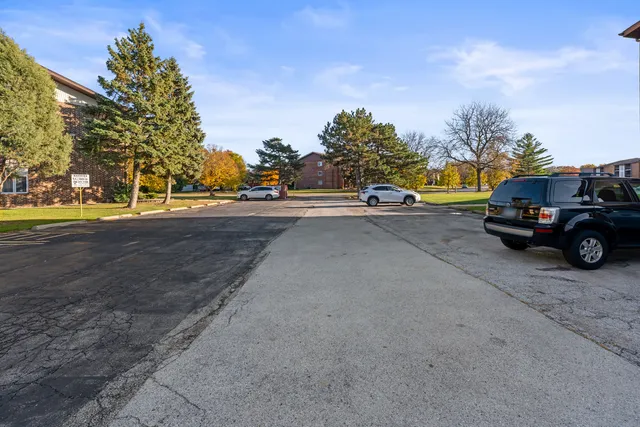 $209,900 | 15308 Treetop Drive, Unit 3A, Orland Park, IL 60462