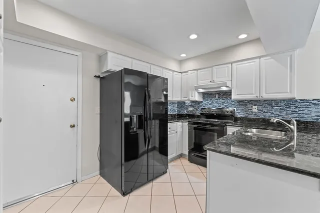 $209,900 | 15308 Treetop Drive, Unit 3A, Orland Park, IL 60462