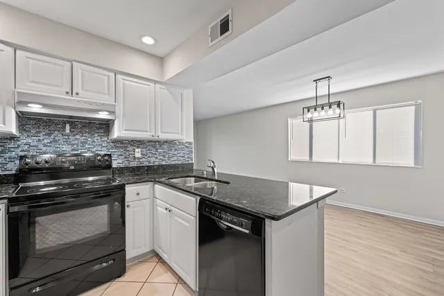 $209,900 | 15308 Treetop Drive, Unit 3A, Orland Park, IL 60462