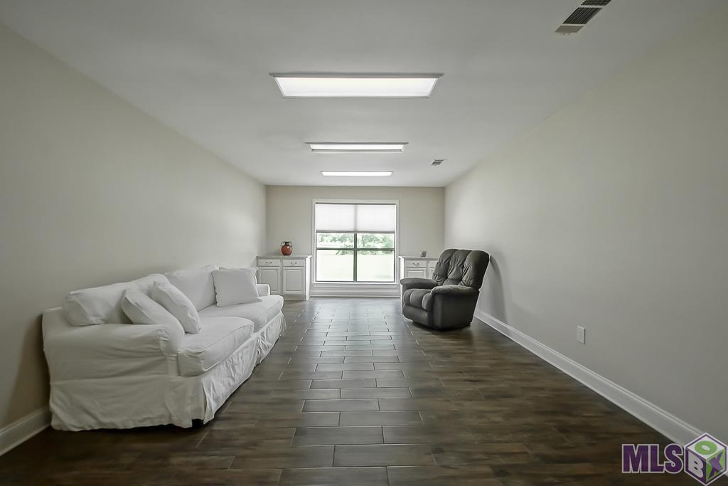 1055 North River Road Denham Springs, LA 70726 - Photo 16 of 33