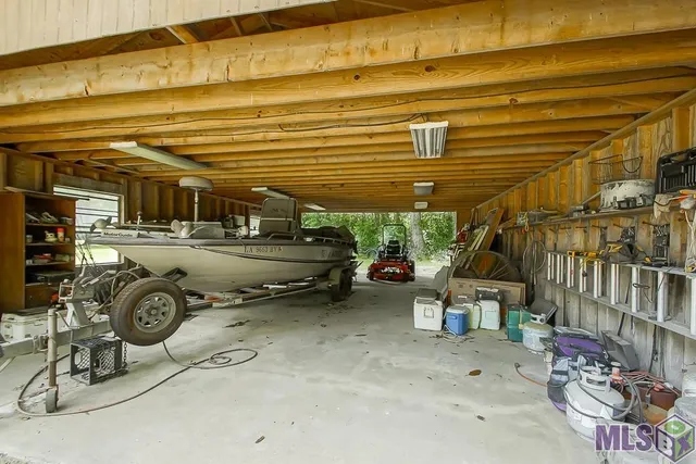 $669,900 | 1055 North River Road, Denham Springs, LA 70726