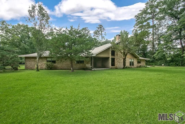 $669,900 | 1055 North River Road, Denham Springs, LA 70726