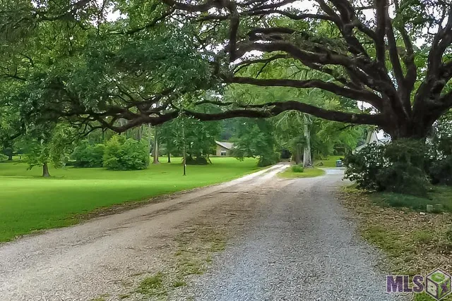 $669,900 | 1055 North River Road, Denham Springs, LA 70726