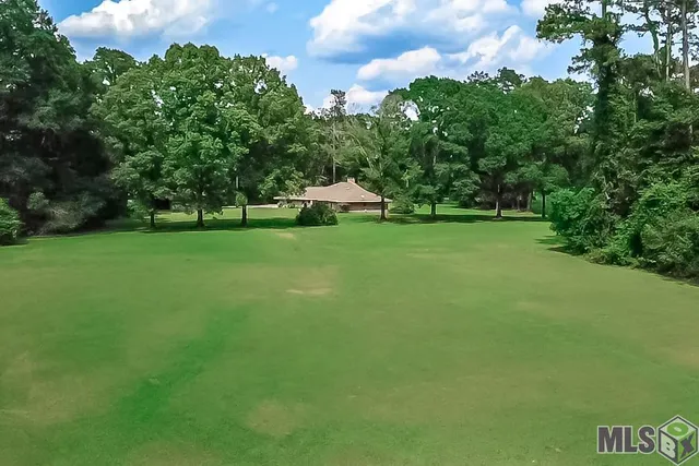 $669,900 | 1055 North River Road, Denham Springs, LA 70726