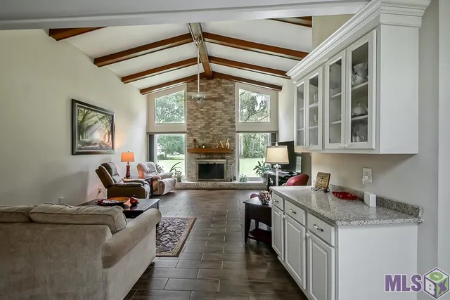 $669,900 | 1055 North River Road, Denham Springs, LA 70726