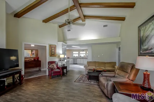 $669,900 | 1055 North River Road, Denham Springs, LA 70726