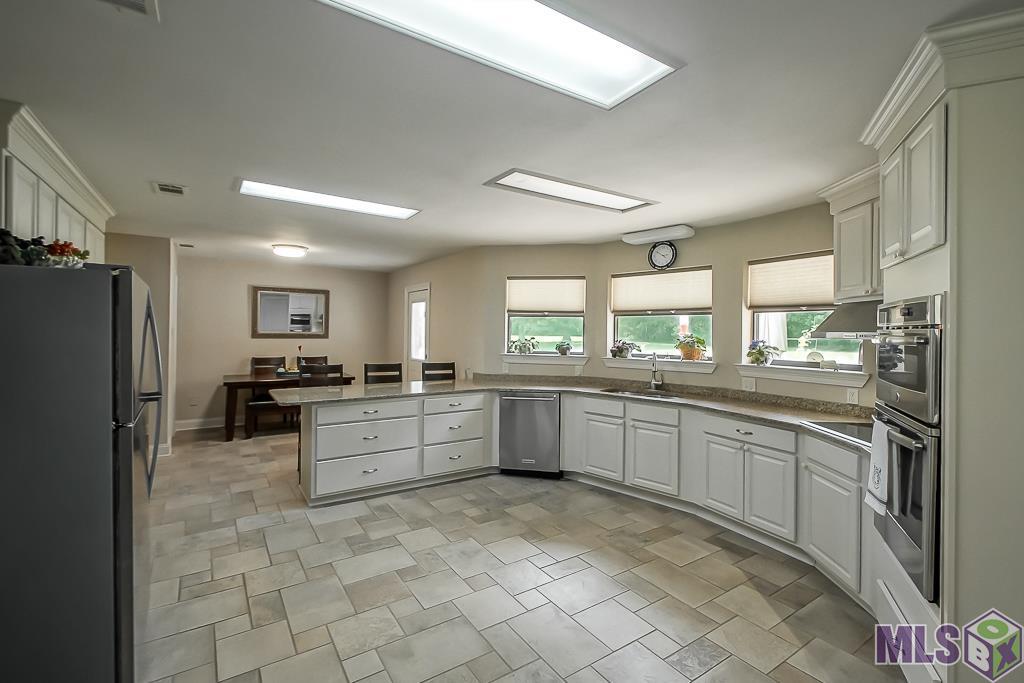 1055 North River Road Denham Springs, LA 70726 - Photo 7 of 33