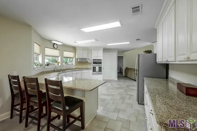 $669,900 | 1055 North River Road, Denham Springs, LA 70726