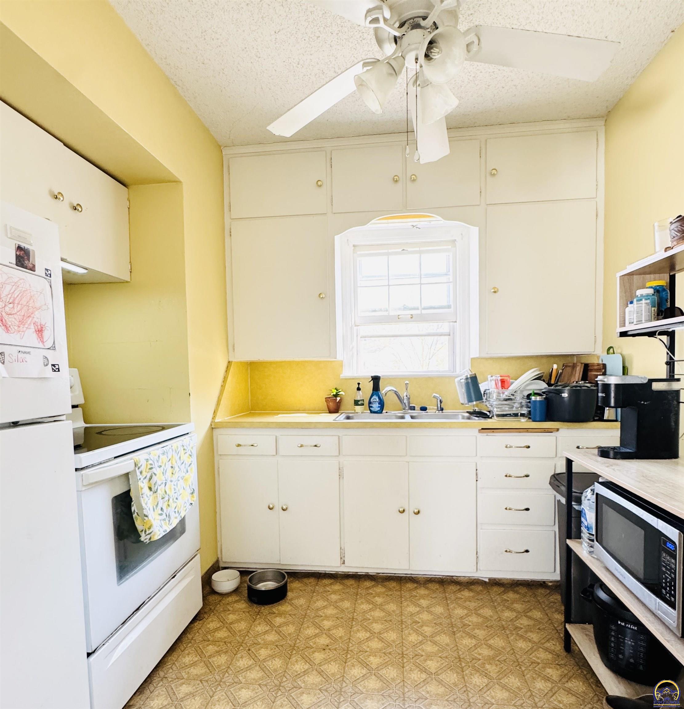 2828 Southwest 12th Street Topeka, KS 66604 - Photo 16 of 45