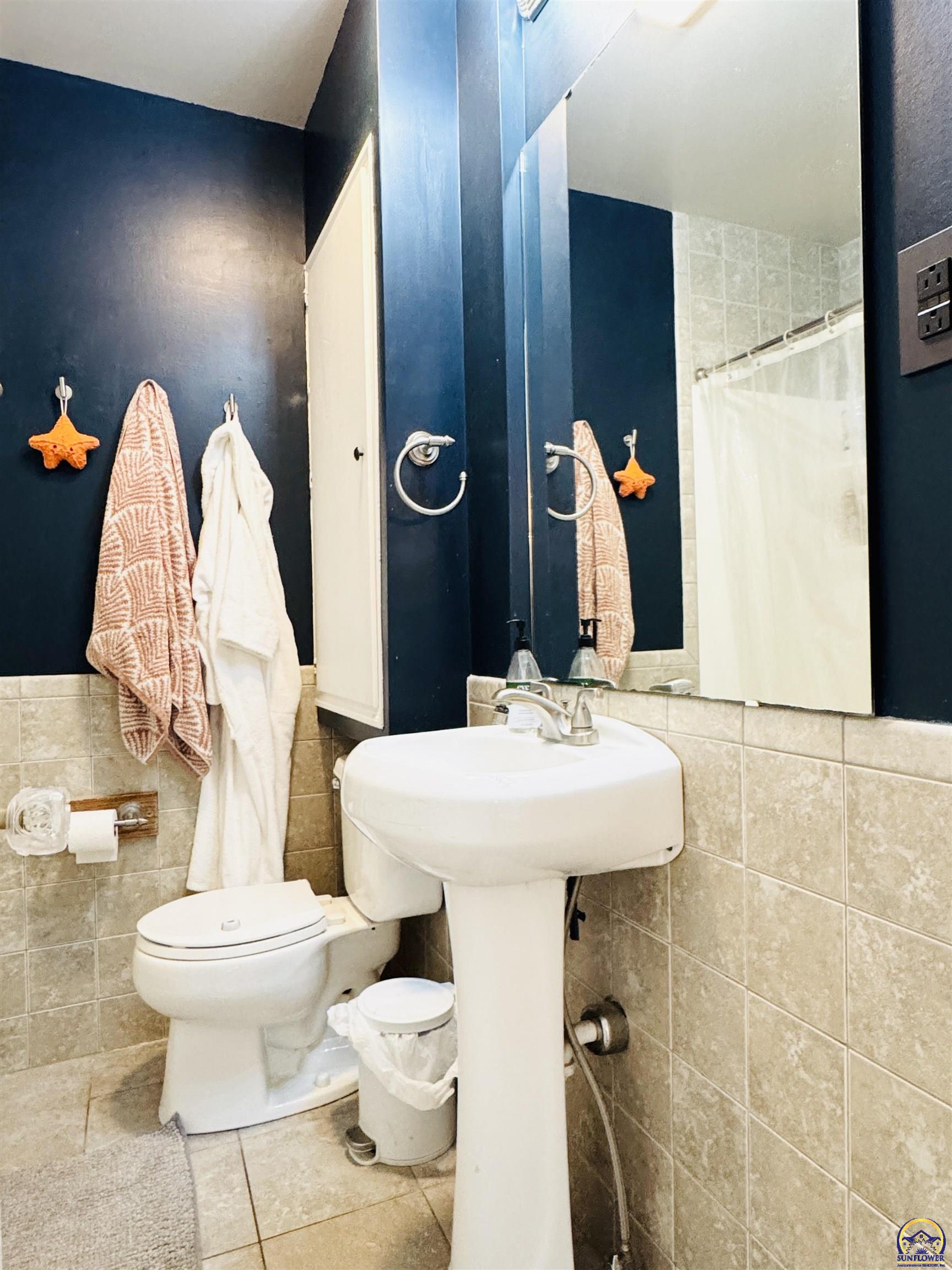 2828 Southwest 12th Street Topeka, KS 66604 - Photo 23 of 45