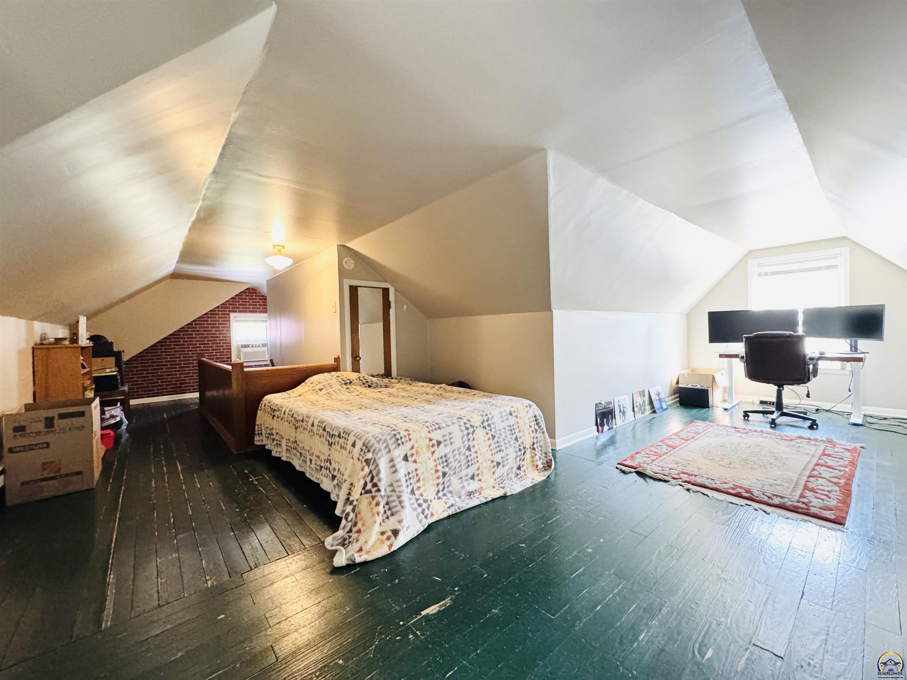 2828 Southwest 12th Street Topeka, KS 66604 - Photo 27 of 45