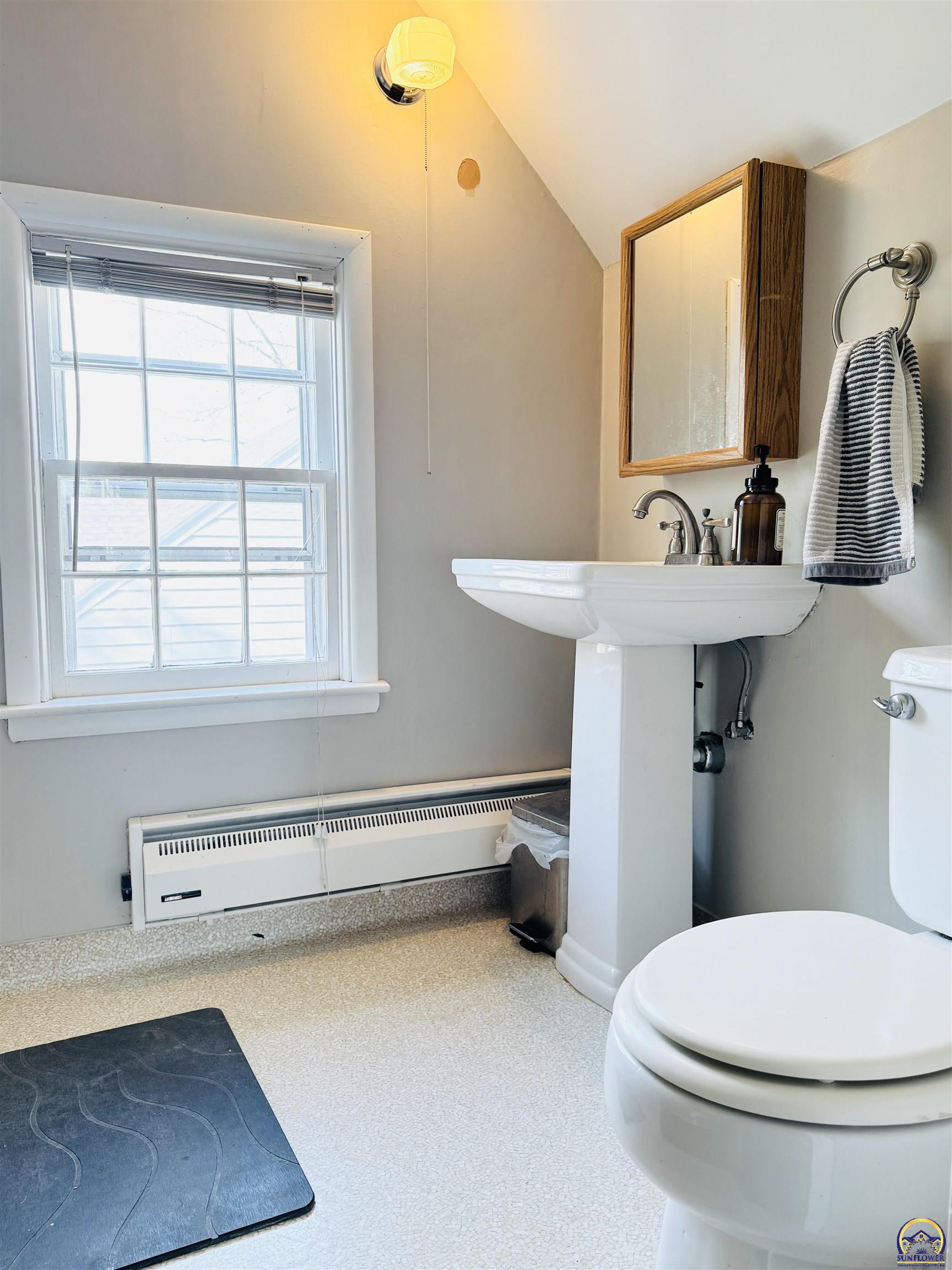 2828 Southwest 12th Street Topeka, KS 66604 - Photo 28 of 45