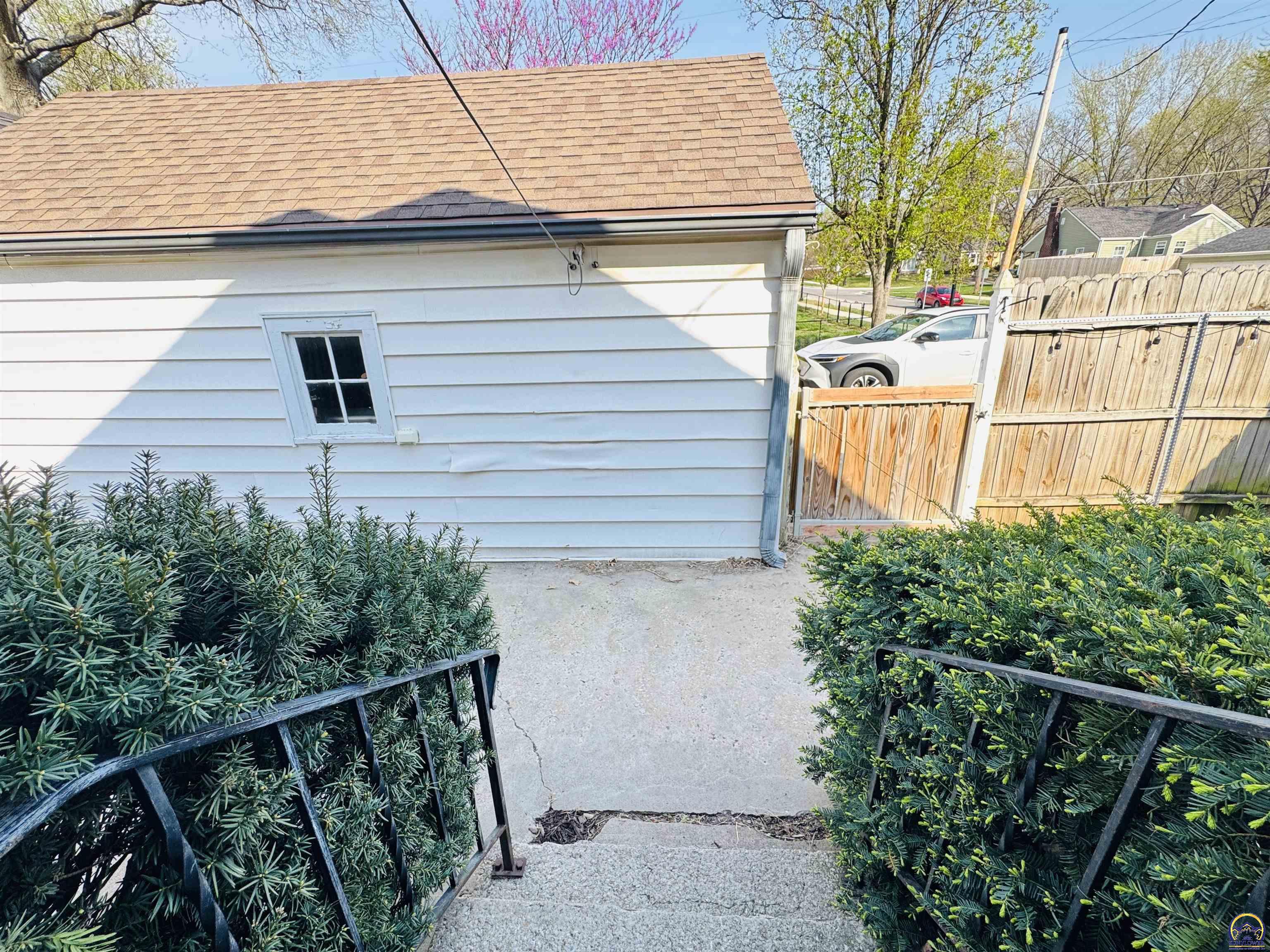 2828 Southwest 12th Street Topeka, KS 66604 - Photo 35 of 45