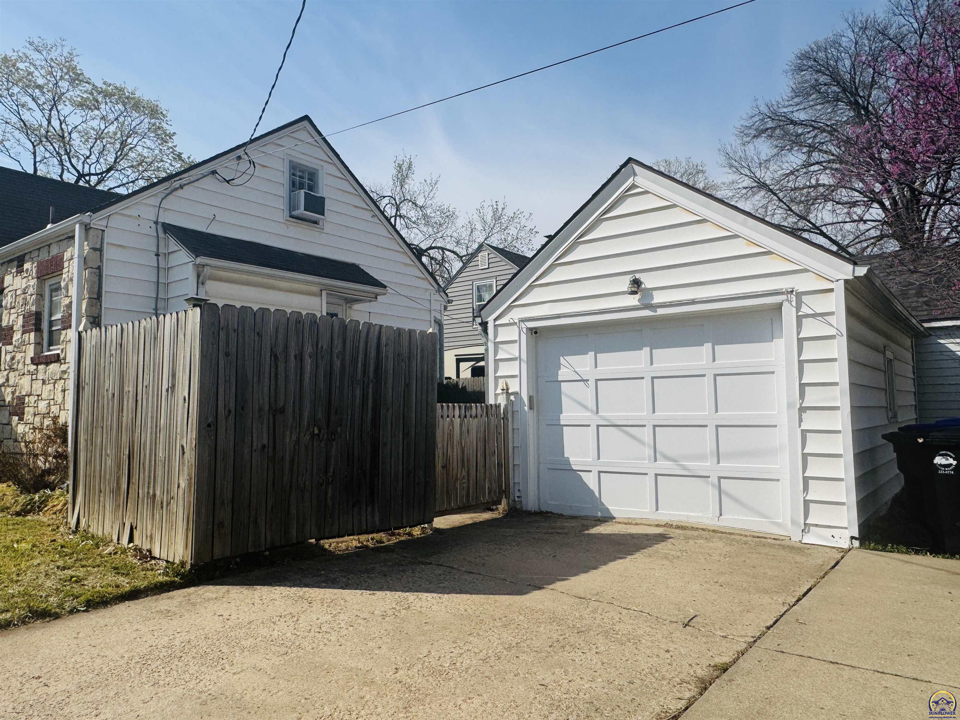 2828 Southwest 12th Street Topeka, KS 66604 - Photo 40 of 45