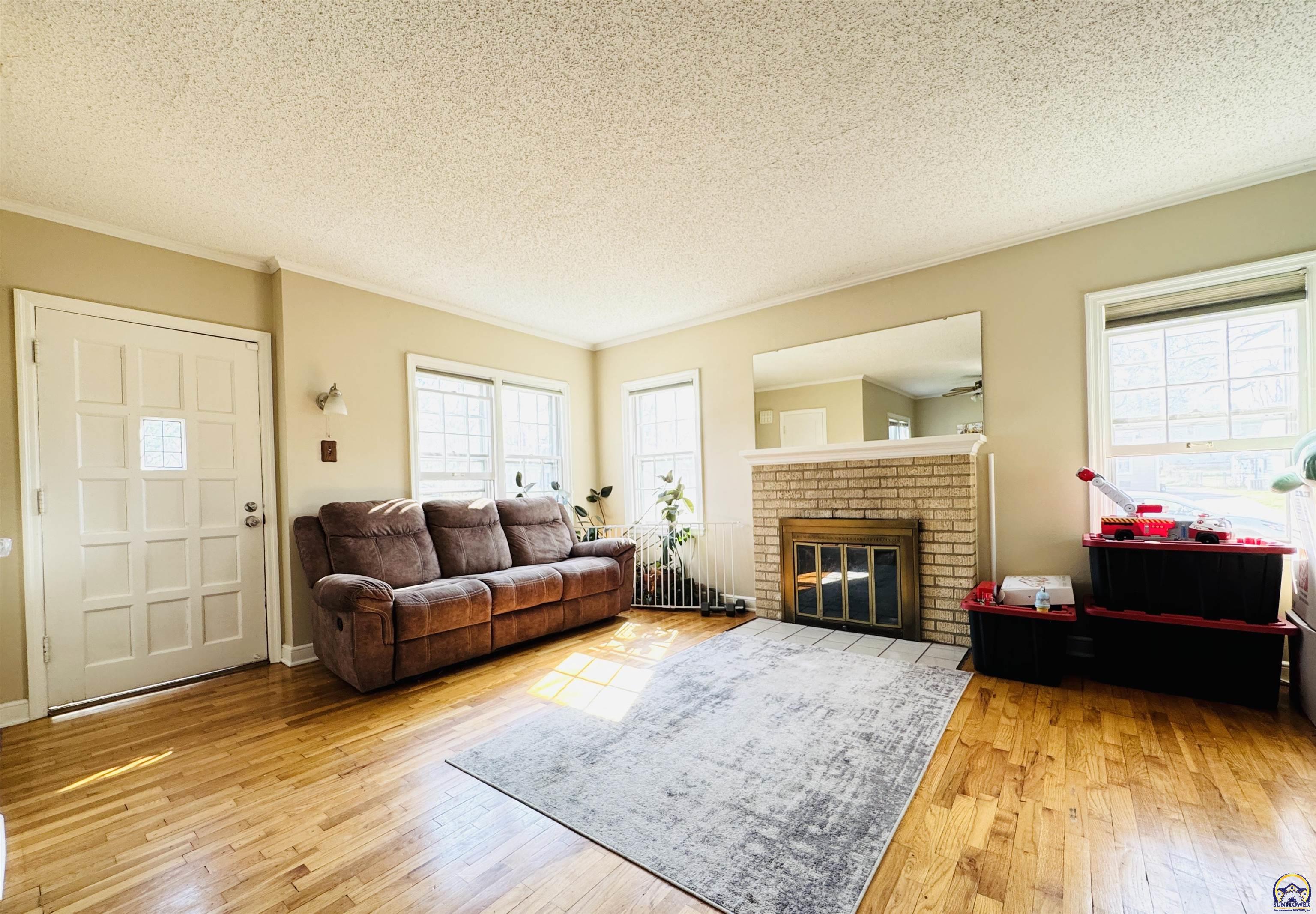 2828 Southwest 12th Street Topeka, KS 66604 - Photo 8 of 45