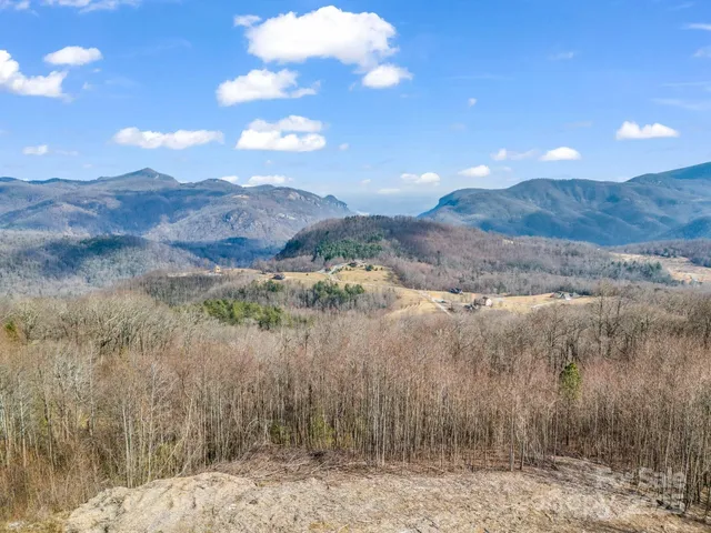 $184,000 | 1233 Grand Oaks Drive, Hendersonville, NC 28792