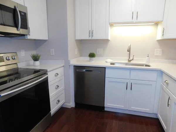 $2,400 | 780 Willard Street, Unit C9, Quincy, MA 02169